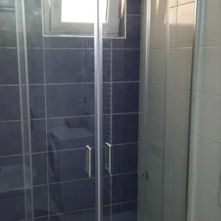 아파트 Vexon House